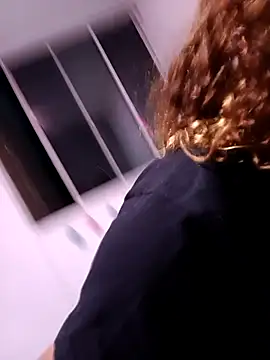 Vikyvoyeur online show from 15, 9, 2025