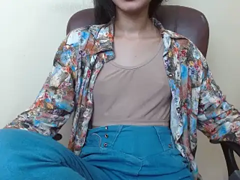 Snapshot of smallcuute chatting on 13, 9, 2025 smallcuute online show from 13, 9, 2025