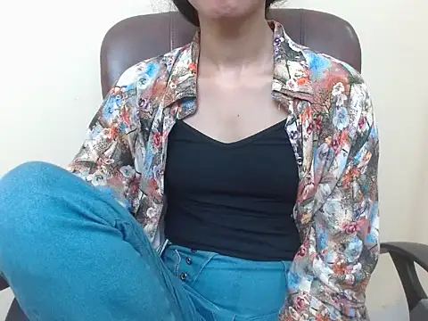 Snapshot of smallcuute chatting on 15, 9, 2025 smallcuute online show from 15, 9, 2025