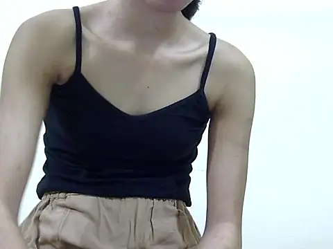 Snapshot of smallcuute chatting on 14, 11, 2025 smallcuute online show from 14, 11, 2025