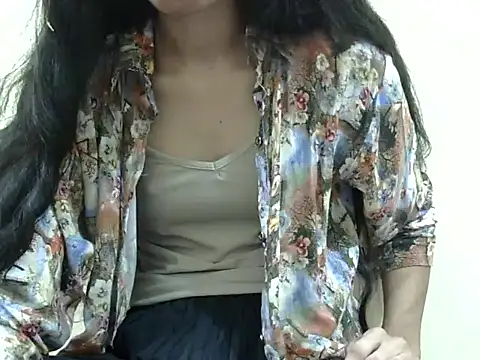 Snapshot of smallcuute chatting on 19, 11, 2025 smallcuute online show from 19, 11, 2025