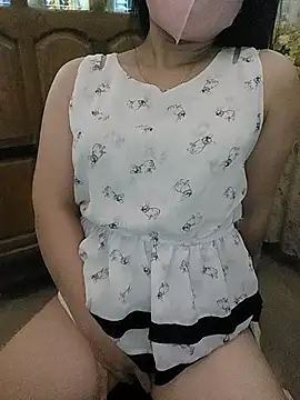 Laurie369 online show from 5, 12, 2025