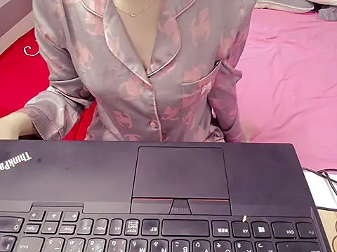 Snapshot of Lamoon_2k chatting on 4, 11, 2025 Lamoon 2k online show from 4, 11, 2025