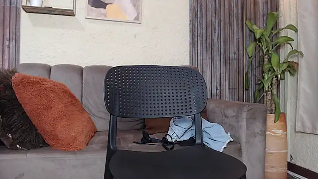 CurlyDani online show from 3, 2, 2026