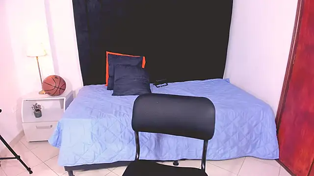 chrstian lewis1 online show from 9, 10, 2025