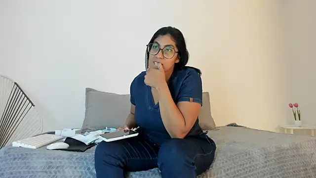  Miaa khalifa  online show from 21, 11, 2025