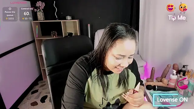 ThaliaBrooks  online show from 10, 11, 2025