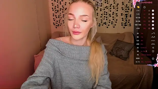 AnyaTaylor  online show from 12, 11, 2025