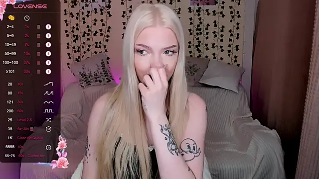 AnyaTaylor  online show from 2, 12, 2025