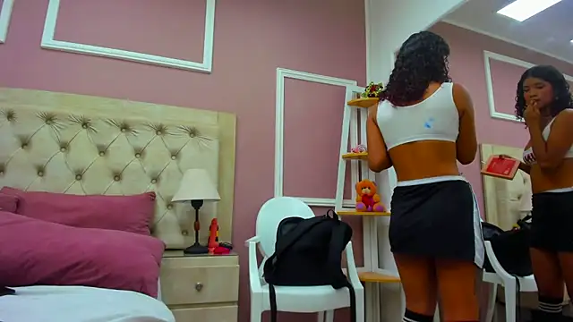 Snapshot of merlyaluna chatting on 11, 9, 2025 merlyaluna online show from 11, 9, 2025