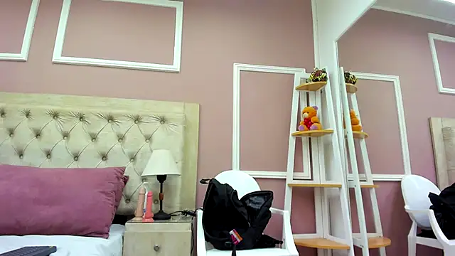 Snapshot of merlyaluna chatting on 19, 9, 2025 merlyaluna online show from 19, 9, 2025