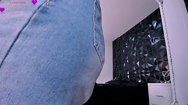 Snapshot of ChannelWhite_ chatting on 10, 3, 2026 ChannelWhite online show from 10, 3, 2026