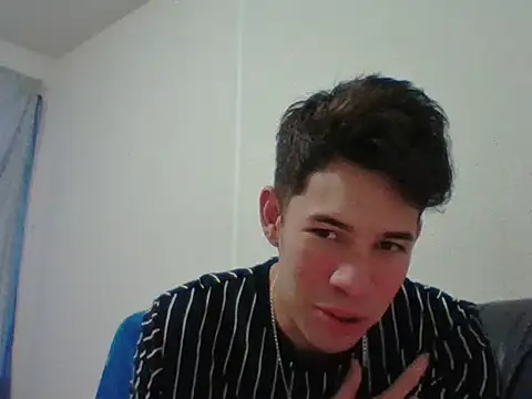 Maxtaylor18 online show from 6, 11, 2025