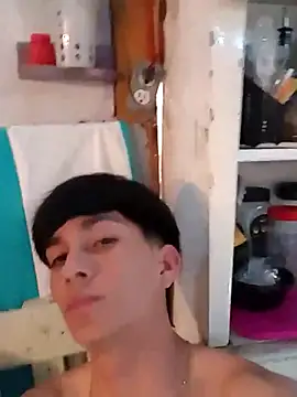 LUISSLEONN0958 online show from 11, 9, 2025