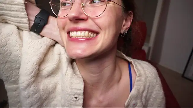 Scorpion Peach online show from 2, 12, 2025