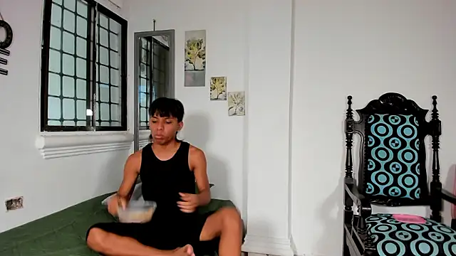 tyler twink boy online show from 13, 3, 2026