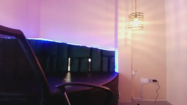  Emily rosee  online show from 6, 11, 2025