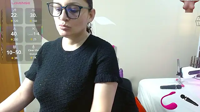 ScarletHott  online show from 13, 11, 2025