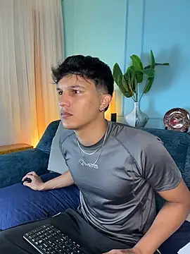 Leo Savage  online show from 1, 4, 2026