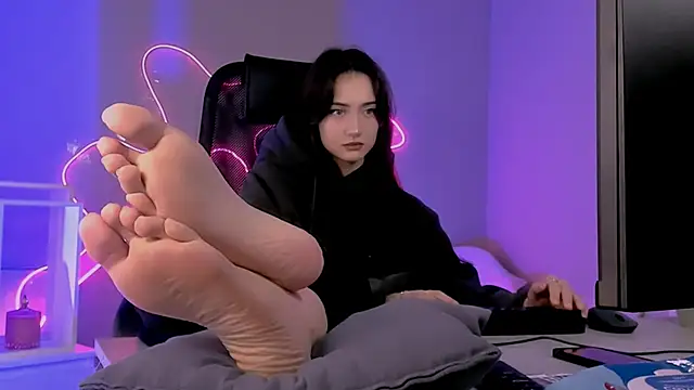 Snapshot of olivianorton chatting on 5, 2, 2026 olivianorton online show from 5, 2, 2026