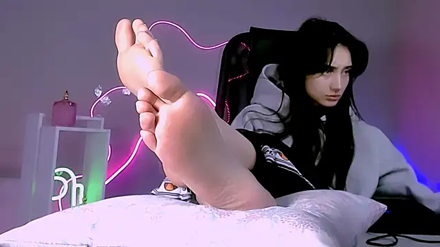 Snapshot of olivianorton chatting on 1, 3, 2026 olivianorton online show from 1, 3, 2026