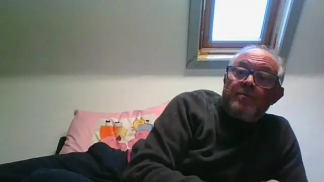 Snapshot of naughtygrandad1 chatting on 1, 5, 2026 naughtygrandad1 online show from 1, 5, 2026