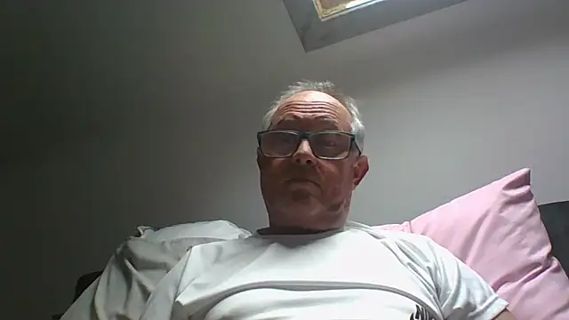 Snapshot of naughtygrandad1 chatting on 7, 5, 2026 naughtygrandad1 online show from 7, 5, 2026