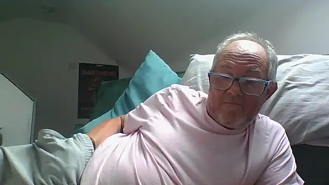 Snapshot of naughtygrandad1 chatting on 19, 5, 2026 naughtygrandad1 online show from 19, 5, 2026
