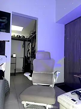 Snapshot of Andrew_Johnnson chatting on 7, 1, 2026 Andrew Johnnson online show from 7, 1, 2026