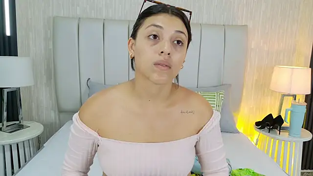 Snapshot of Lexxi_gb chatting on 8, 7, 2026 Lexxi gb online show from 8, 7, 2026