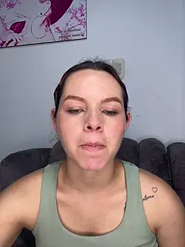 Snapshot of miacarrot chatting on 10, 4, 2026 miacarrot online show from 10, 4, 2026