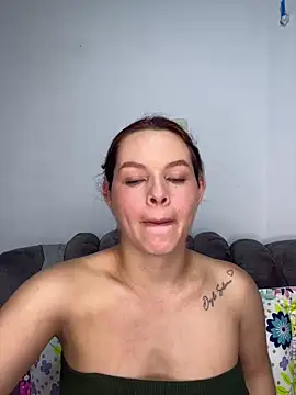 Snapshot of miacarrot chatting on 8, 5, 2026 miacarrot online show from 8, 5, 2026