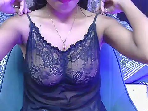 Snapshot of hoty-priya chatting on 5, 5, 2026 hoty-priya online show from 5, 5, 2026