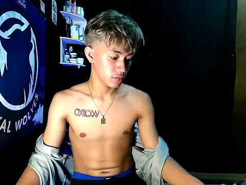 Snapshot of naughtyboyloy_0 chatting on 8, 11, 2025 naughtyboyloy 0 online show from 8, 11, 2025