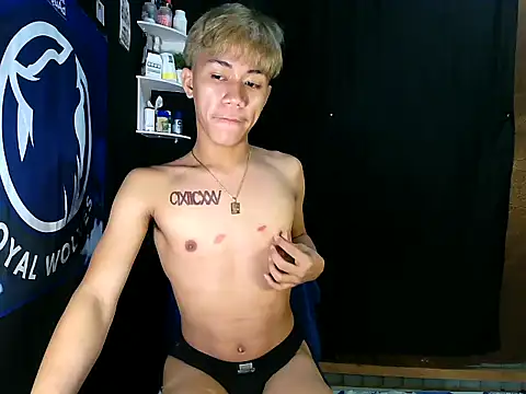 Snapshot of naughtyboyloy_0 chatting on 12, 11, 2025 naughtyboyloy 0 online show from 12, 11, 2025