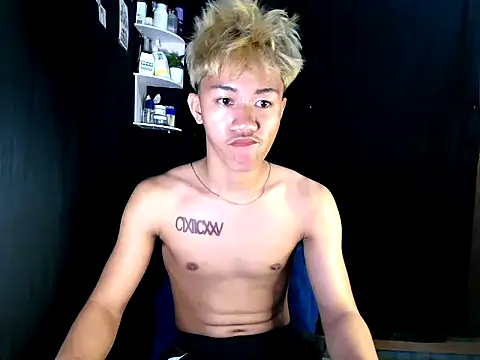 Snapshot of naughtyboyloy_0 chatting on 1, 12, 2025 naughtyboyloy 0 online show from 1, 12, 2025