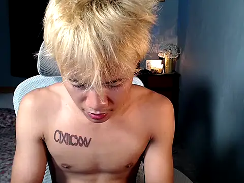 Snapshot of naughtyboyloy_0 chatting on 14, 12, 2025 naughtyboyloy 0 online show from 14, 12, 2025