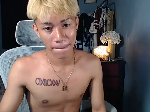 Snapshot of naughtyboyloy_0 chatting on 18, 12, 2025 naughtyboyloy 0 online show from 18, 12, 2025