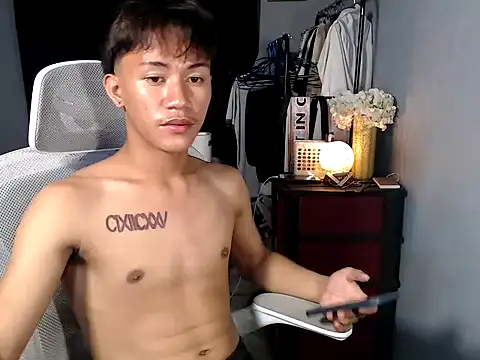 Snapshot of naughtyboyloy_0 chatting on 8, 1, 2026 naughtyboyloy 0 online show from 8, 1, 2026