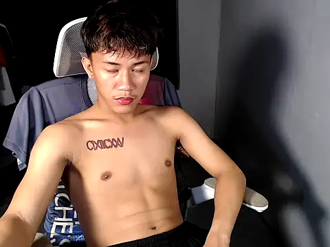 Snapshot of naughtyboyloy_0 chatting on 6, 4, 2026 naughtyboyloy 0 online show from 6, 4, 2026