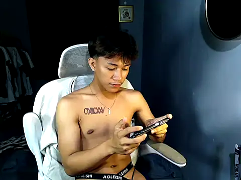 Snapshot of naughtyboyloy_0 chatting on 4, 5, 2026 naughtyboyloy 0 online show from 4, 5, 2026