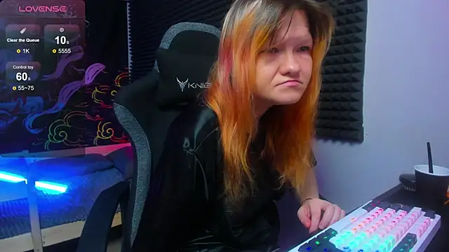 Nora lovvvv online show from 4, 10, 2025