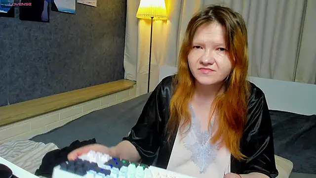 Nora lovvvv online show from 24, 11, 2025