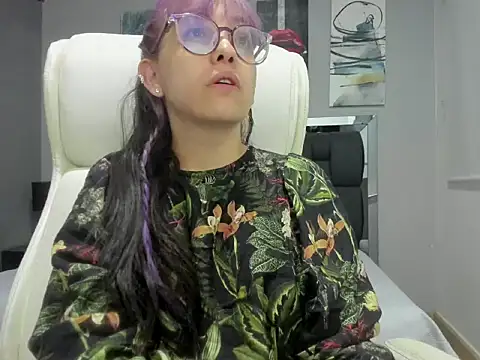 Snapshot of dalila_macherano1 chatting on 9, 9, 2025 dalila macherano1 online show from 9, 9, 2025