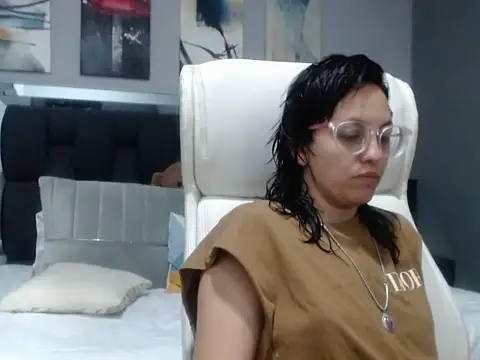 Snapshot of dalila_macherano1 chatting on 29, 9, 2025 dalila macherano1 online show from 29, 9, 2025