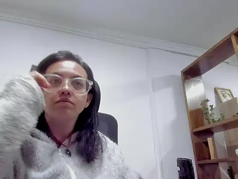 Snapshot of dalila_macherano1 chatting on 17, 10, 2025 dalila macherano1 online show from 17, 10, 2025