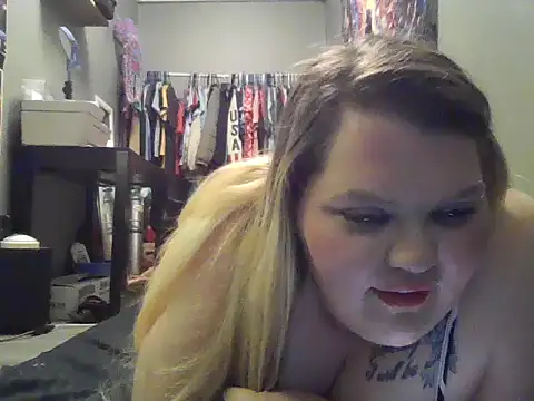 Snapshot of Prettyeyefairy chatting on 7, 6, 2026 Prettyeyefairy online show from 7, 6, 2026