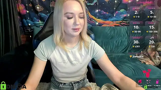 CrystalGirl99 online show from 3, 3, 2026