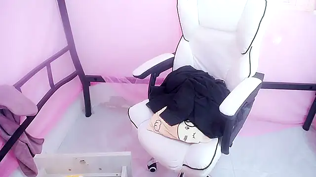 Snapshot of KateCondon chatting on 18, 9, 2025 KateCondon online show from 18, 9, 2025