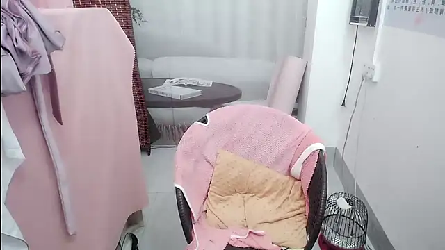 Snapshot of KateCondon chatting on 29, 10, 2025 KateCondon online show from 29, 10, 2025